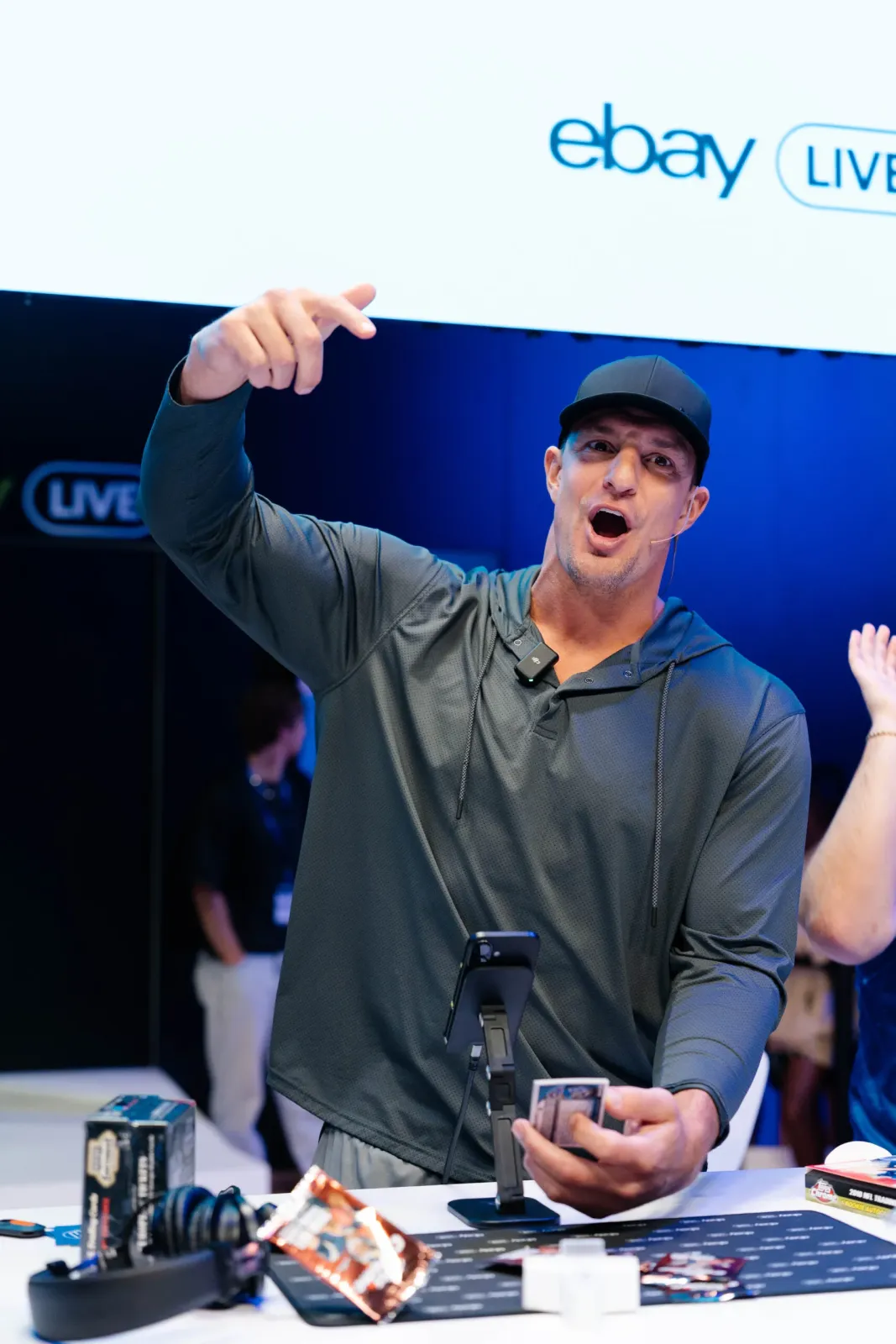 Rob Gronkowski Returns to the Hobby with eBay Live