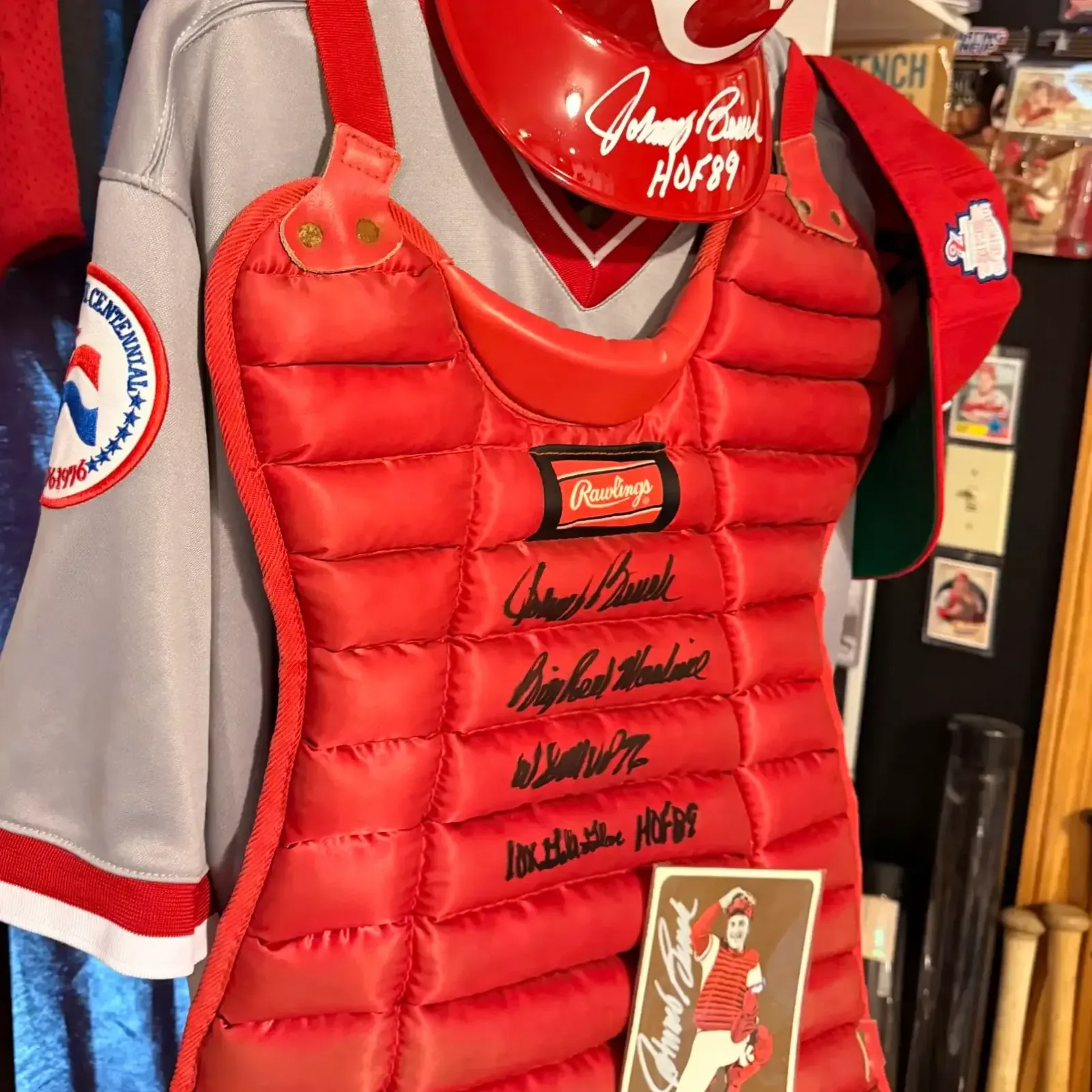 Johnny Bench Collections Keep Big Red Machine Memories Alive