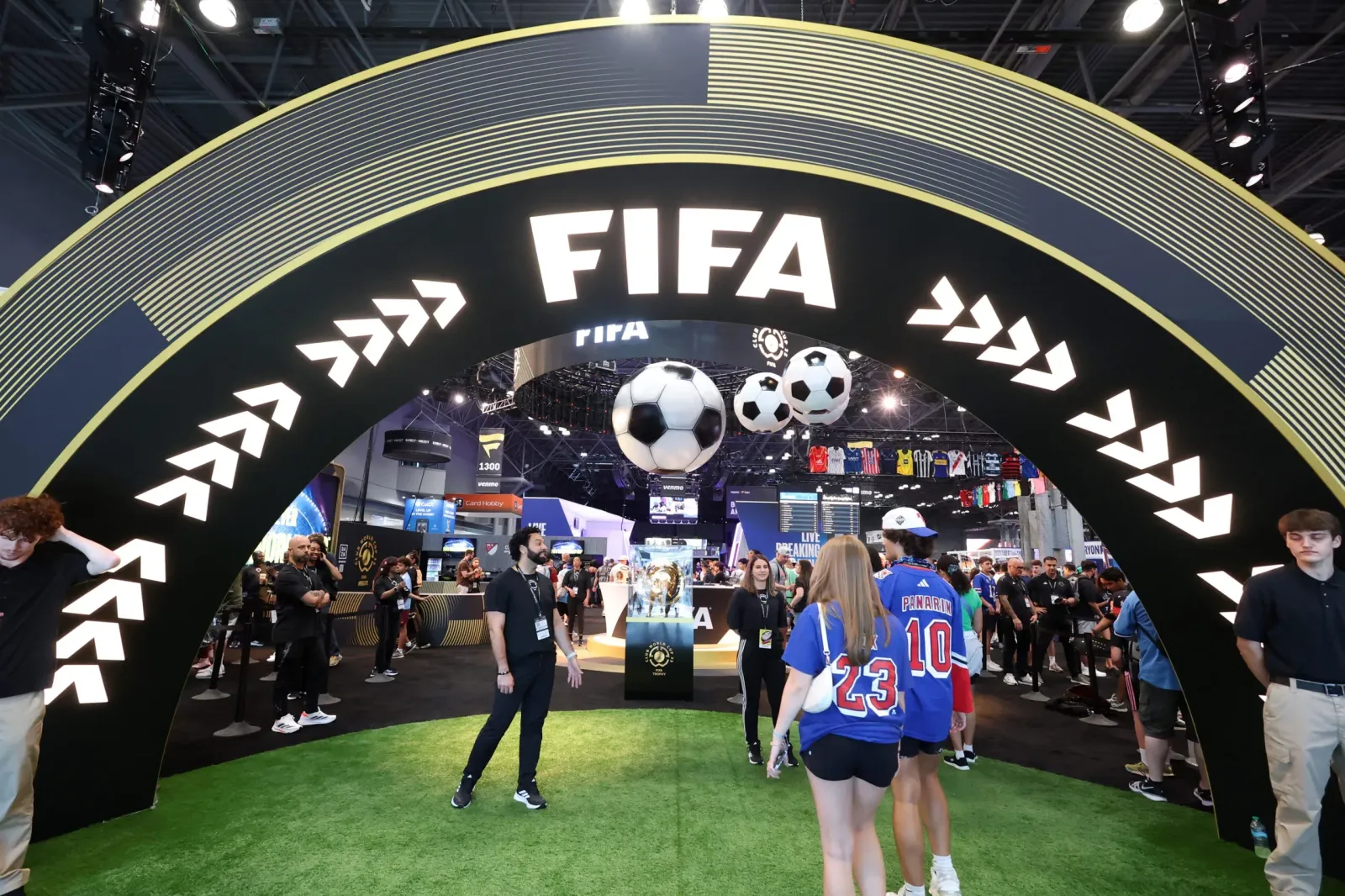 Fanatics Fest NYC Expands With Cards, Celebrities and FIFA