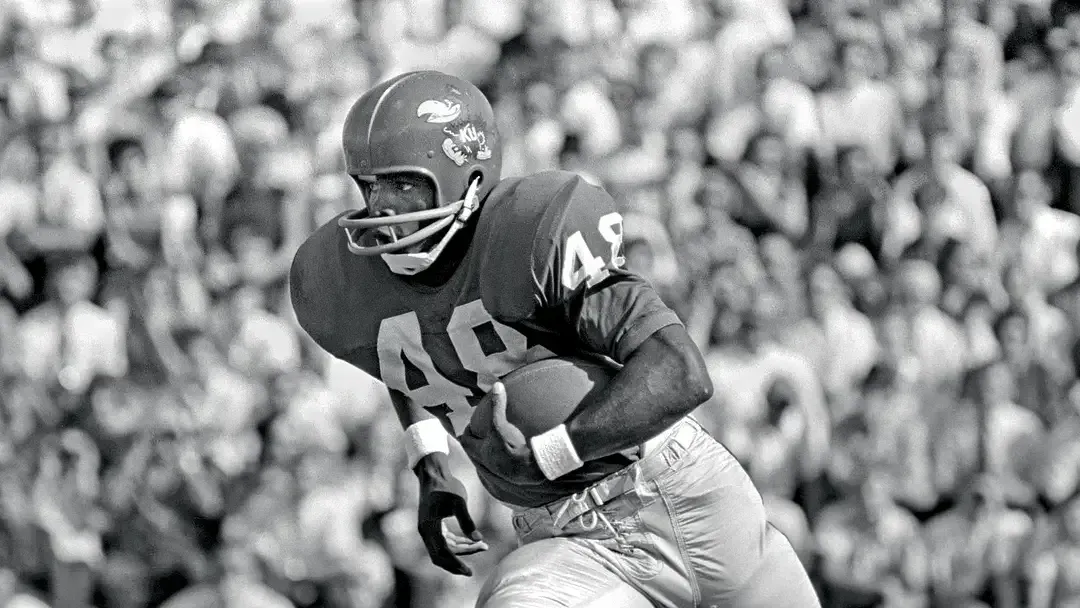 Gale Sayers' 5 Most Iconic and Valuable Cards
