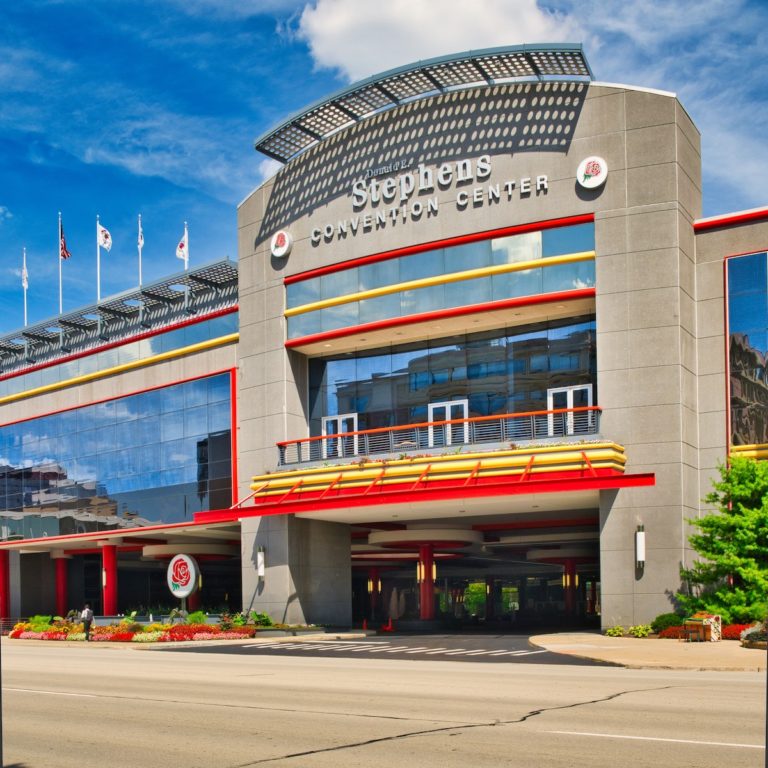 The Windy City Beckons: National Sports Collectors Convention Makes its Mark in Chicago